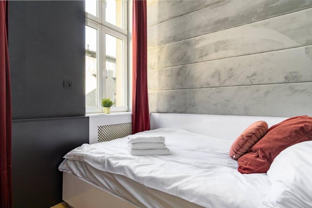 Jaracza 6 A Apartment *